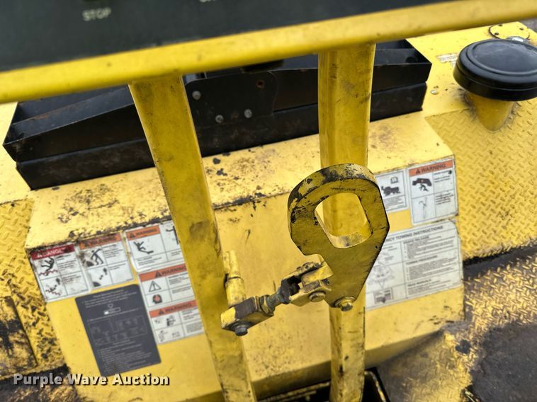 image for item DO3192 2014 Bomag  CR362 paver