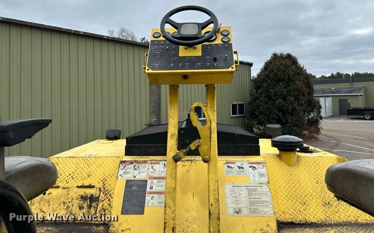 image for item DO3192 2014 Bomag  CR362 paver