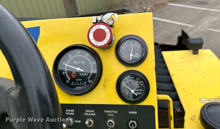 image for item DO3192 2014 Bomag  CR362 paver