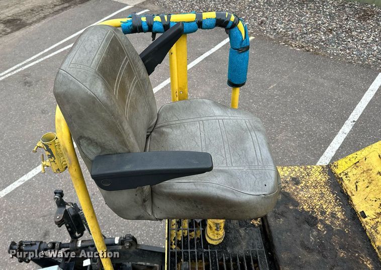 image for item DO3192 2014 Bomag  CR362 paver