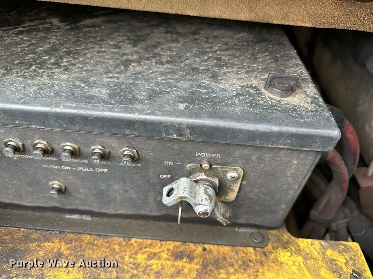 image for item DO3192 2014 Bomag  CR362 paver