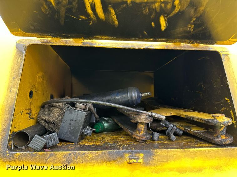 image for item DO3192 2014 Bomag  CR362 paver