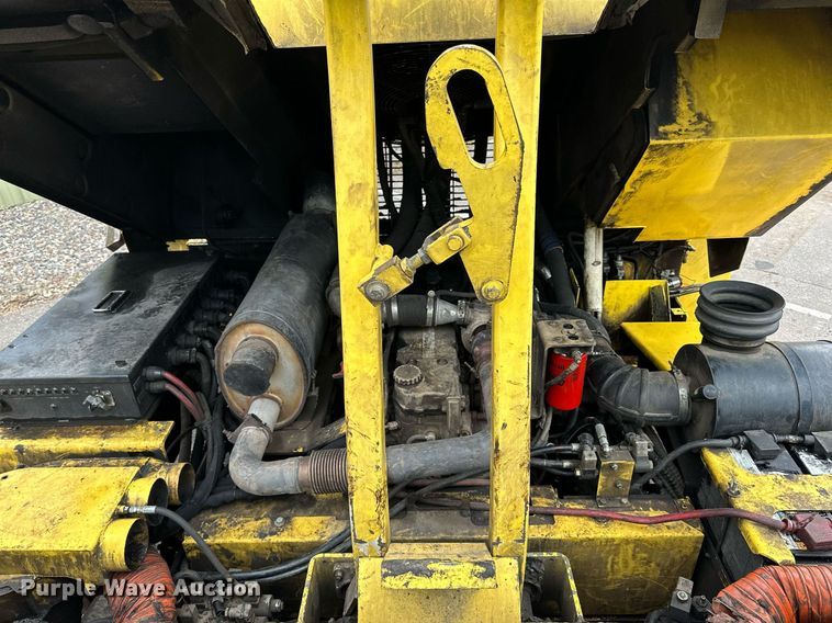 image for item DO3192 2014 Bomag  CR362 paver