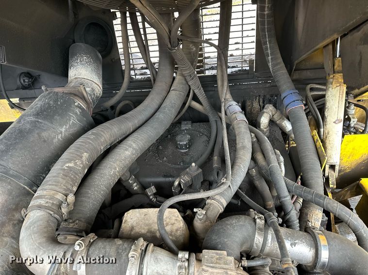 image for item DO3192 2014 Bomag  CR362 paver