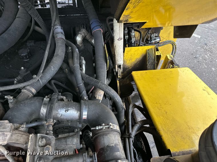 image for item DO3192 2014 Bomag  CR362 paver