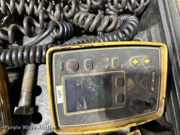 image for item DO3192 2014 Bomag  CR362 paver