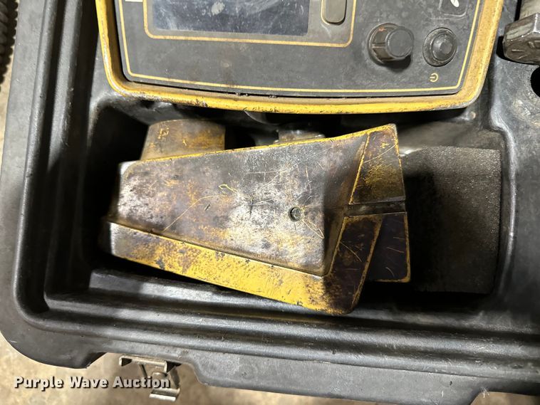 image for item DO3192 2014 Bomag  CR362 paver