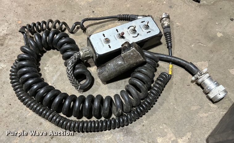 image for item DO3192 2014 Bomag  CR362 paver