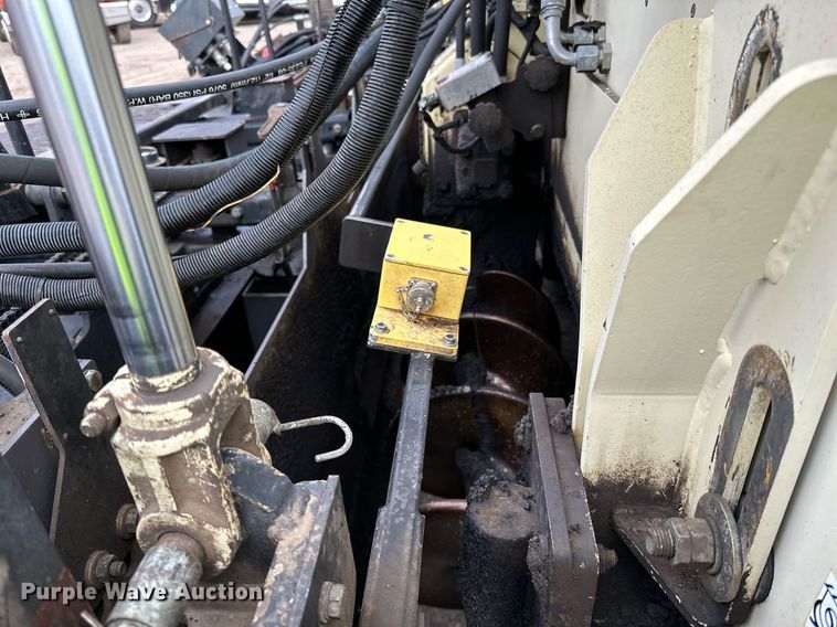 image for item DO3193 2007 Blaw-Knox  PF-6110 paver