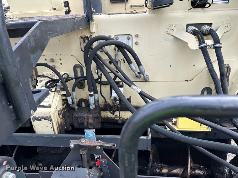 image for item DO3193 2007 Blaw-Knox  PF-6110 paver