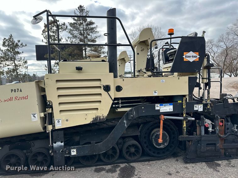 image for item DO3193 2007 Blaw-Knox  PF-6110 paver