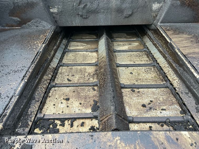 image for item DO3193 2007 Blaw-Knox  PF-6110 paver