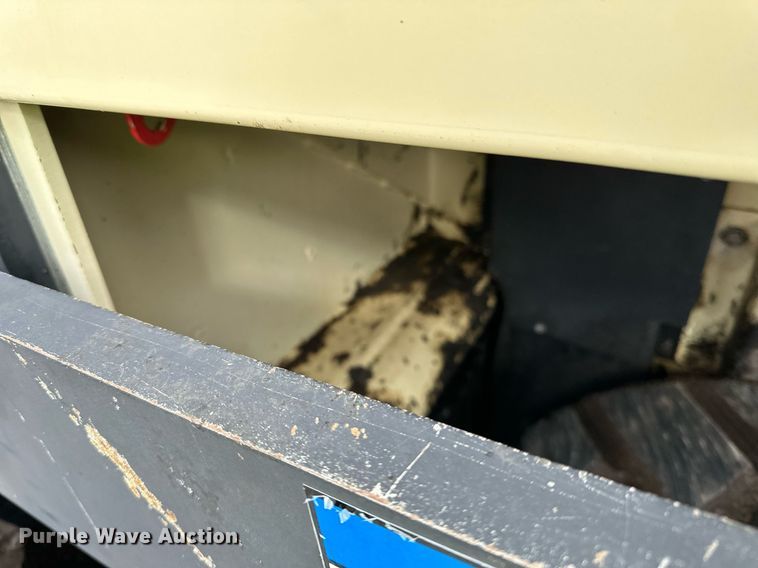 image for item DO3193 2007 Blaw-Knox  PF-6110 paver