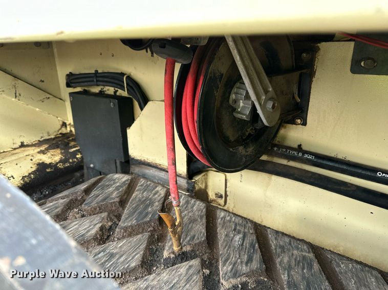 image for item DO3193 2007 Blaw-Knox  PF-6110 paver