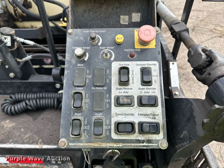 image for item DO3193 2007 Blaw-Knox  PF-6110 paver