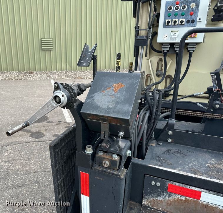 image for item DO3193 2007 Blaw-Knox  PF-6110 paver