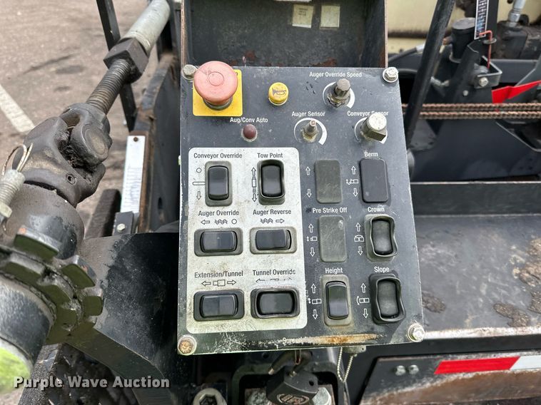 image for item DO3193 2007 Blaw-Knox  PF-6110 paver