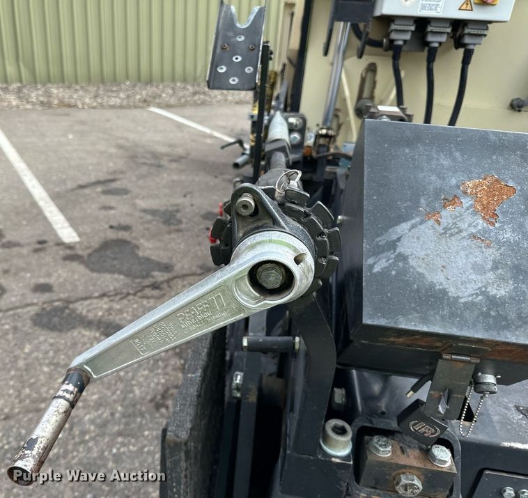 image for item DO3193 2007 Blaw-Knox  PF-6110 paver