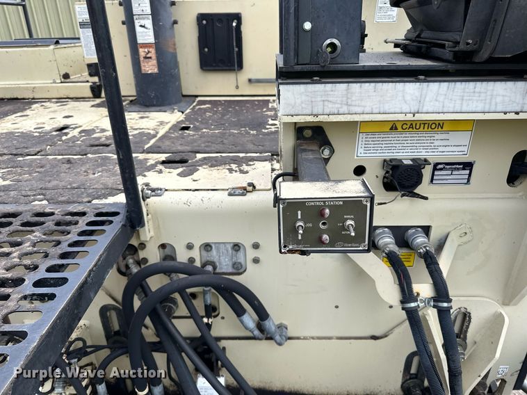 image for item DO3193 2007 Blaw-Knox  PF-6110 paver