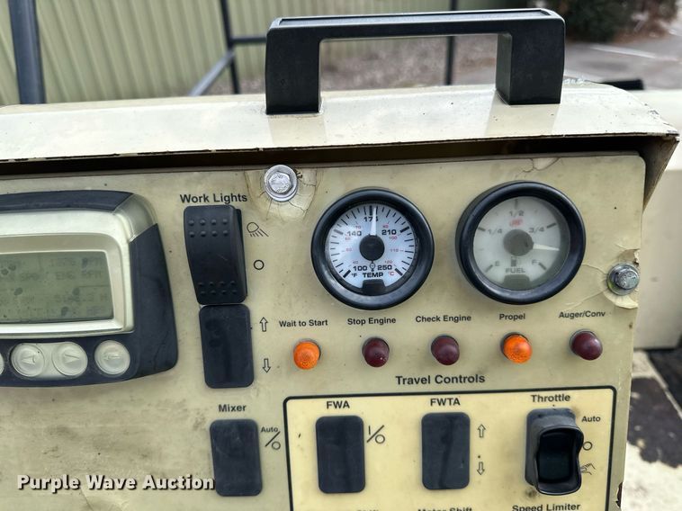 image for item DO3193 2007 Blaw-Knox  PF-6110 paver