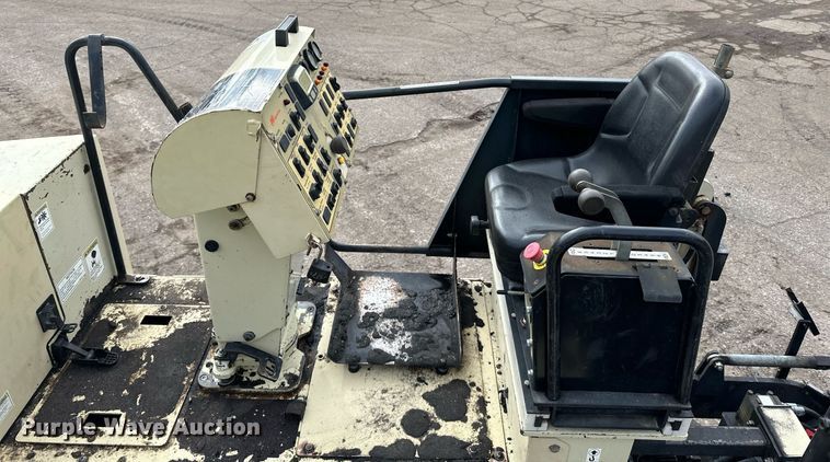 image for item DO3193 2007 Blaw-Knox  PF-6110 paver