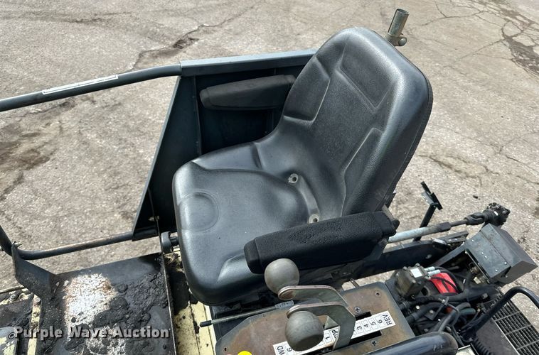 image for item DO3193 2007 Blaw-Knox  PF-6110 paver