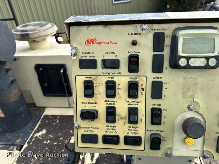 image for item DO3193 2007 Blaw-Knox  PF-6110 paver