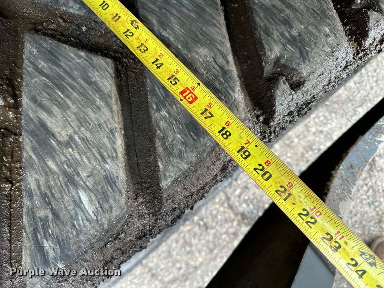 image for item DO3193 2007 Blaw-Knox  PF-6110 paver