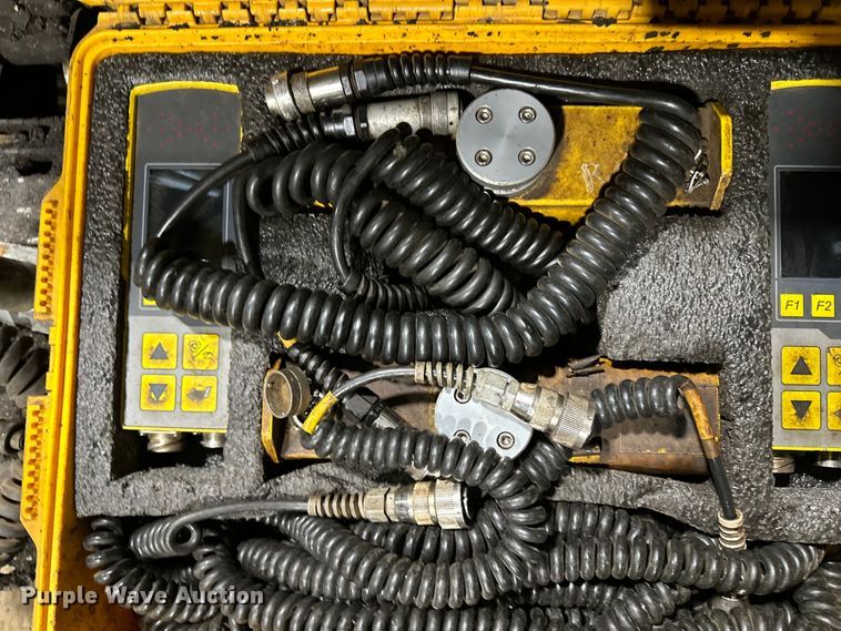 image for item DO3193 2007 Blaw-Knox  PF-6110 paver