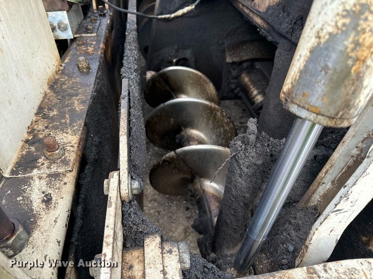 image for item DO3194 1996 Cedarapids  CR461 paver