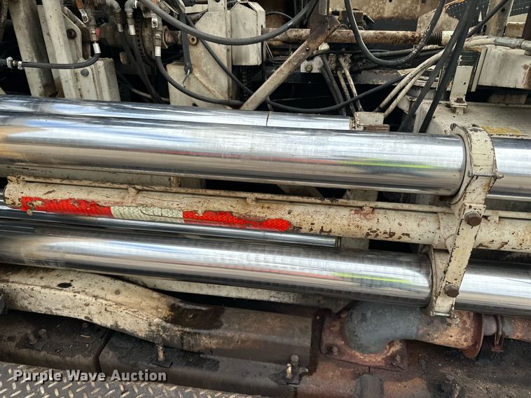 image for item DO3194 1996 Cedarapids  CR461 paver