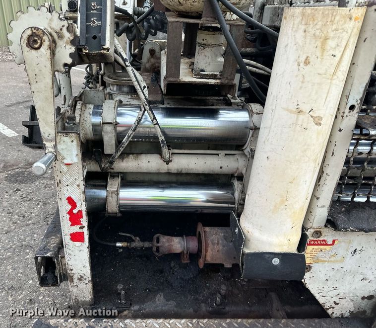 image for item DO3194 1996 Cedarapids  CR461 paver