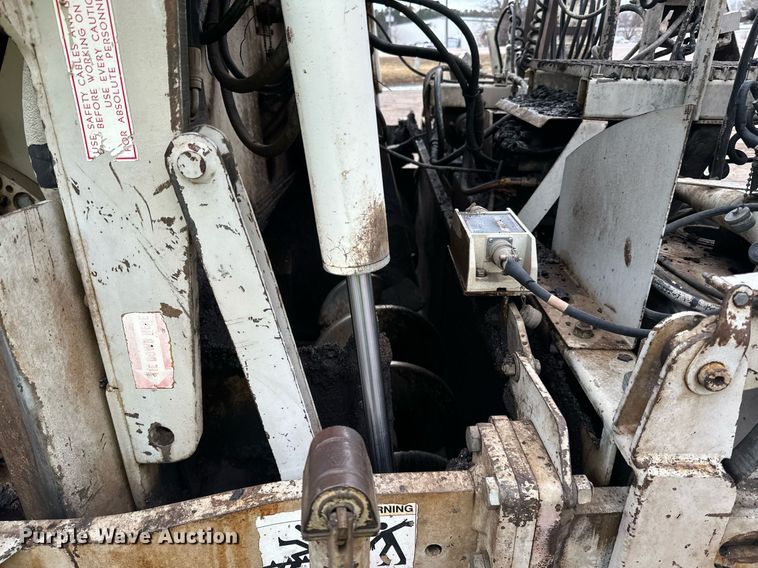 image for item DO3194 1996 Cedarapids  CR461 paver