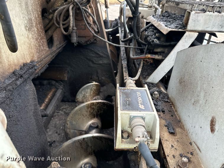 image for item DO3194 1996 Cedarapids  CR461 paver