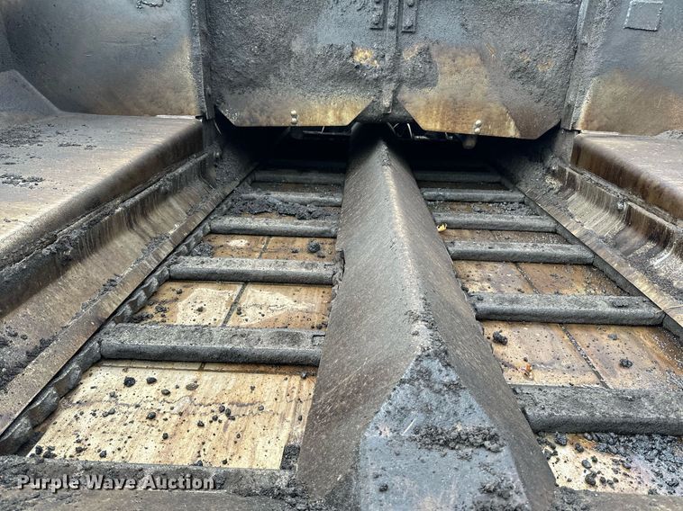 image for item DO3194 1996 Cedarapids  CR461 paver