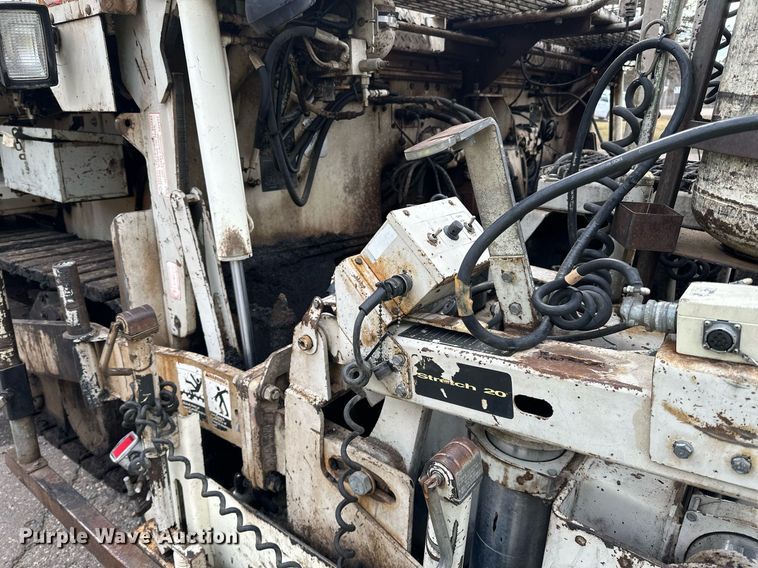 image for item DO3194 1996 Cedarapids  CR461 paver