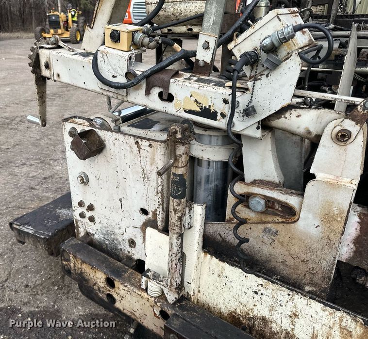 image for item DO3194 1996 Cedarapids  CR461 paver