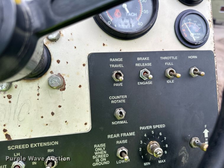 image for item DO3194 1996 Cedarapids  CR461 paver