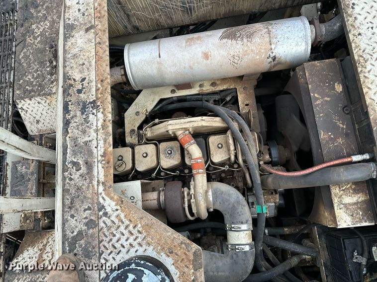 image for item DO3194 1996 Cedarapids  CR461 paver