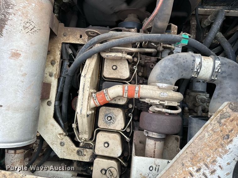 image for item DO3194 1996 Cedarapids  CR461 paver