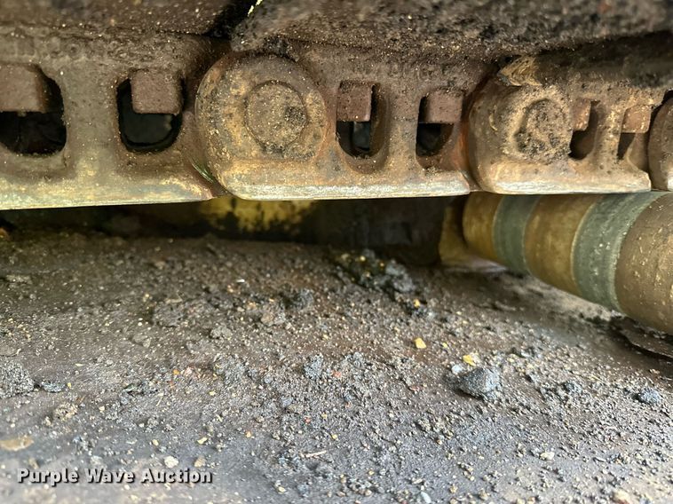 image for item DO3194 1996 Cedarapids  CR461 paver