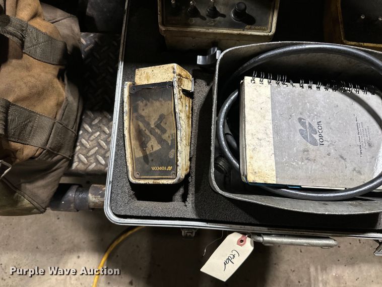 image for item DO3194 1996 Cedarapids  CR461 paver