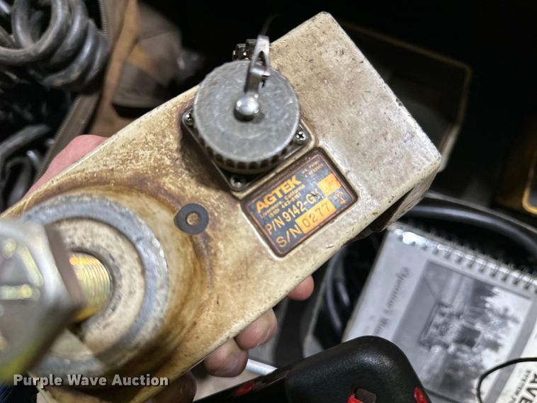 image for item DO3194 1996 Cedarapids  CR461 paver