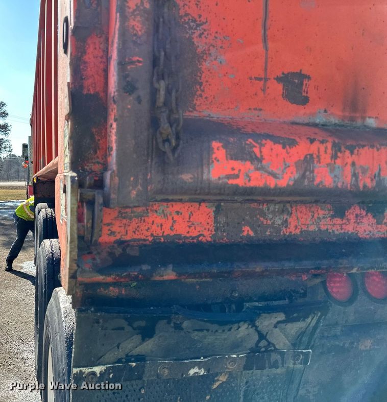 image for item DO3197 2006 Schien  29SD end dump trailer