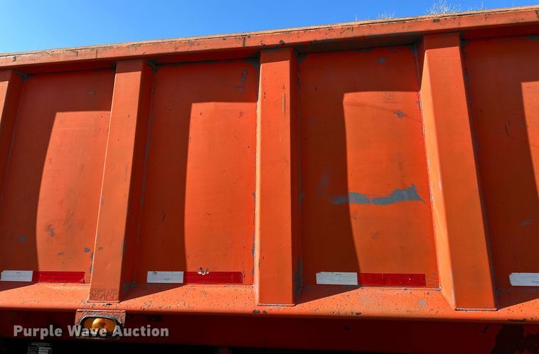 image for item DO3197 2006 Schien  29SD end dump trailer