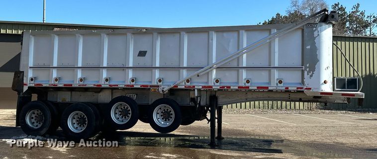 image for item DO3198 1995 East end dump trailer