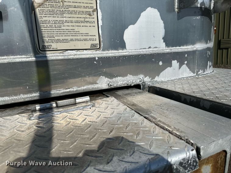 image for item DO3198 1995 East end dump trailer