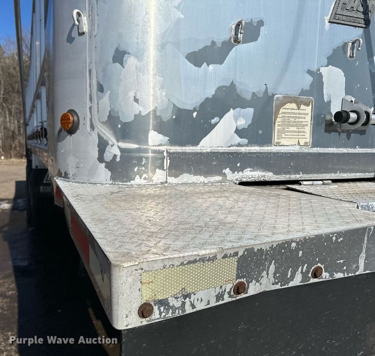 image for item DO3198 1995 East end dump trailer