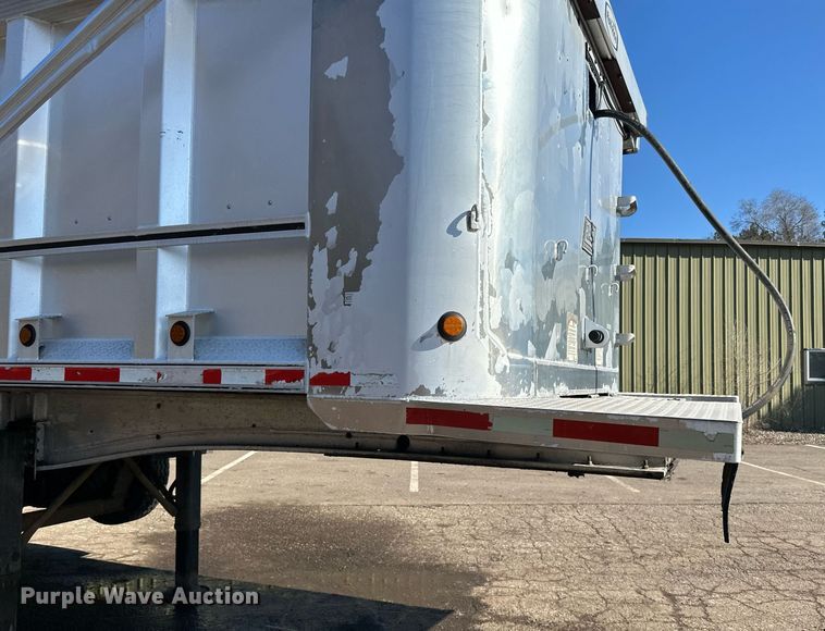 image for item DO3198 1995 East end dump trailer