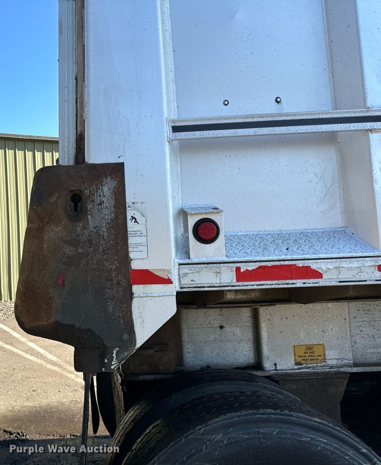 image for item DO3198 1995 East end dump trailer